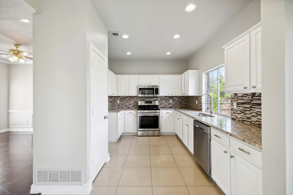 344 Parkview Drive Hurst, TX 76053