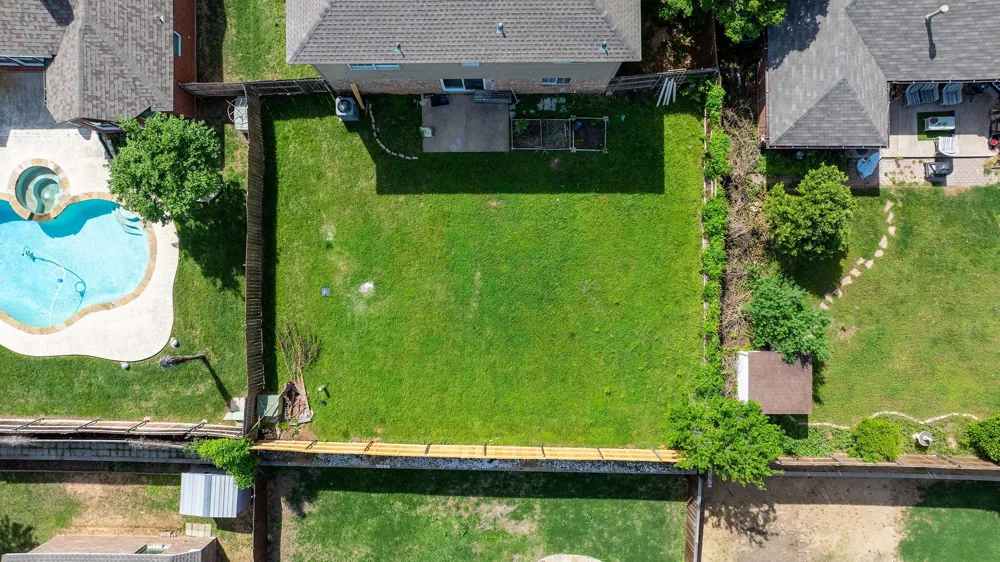 344 Parkview Drive Hurst, TX 76053