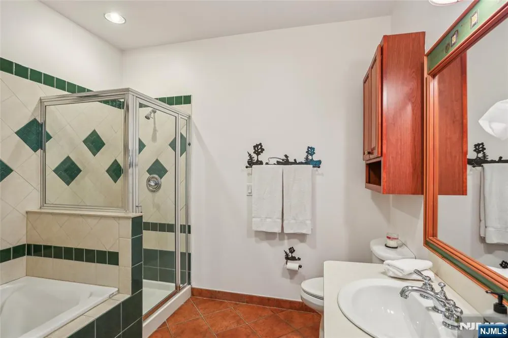 3-11 Maple 11 Vernon, NJ 07462