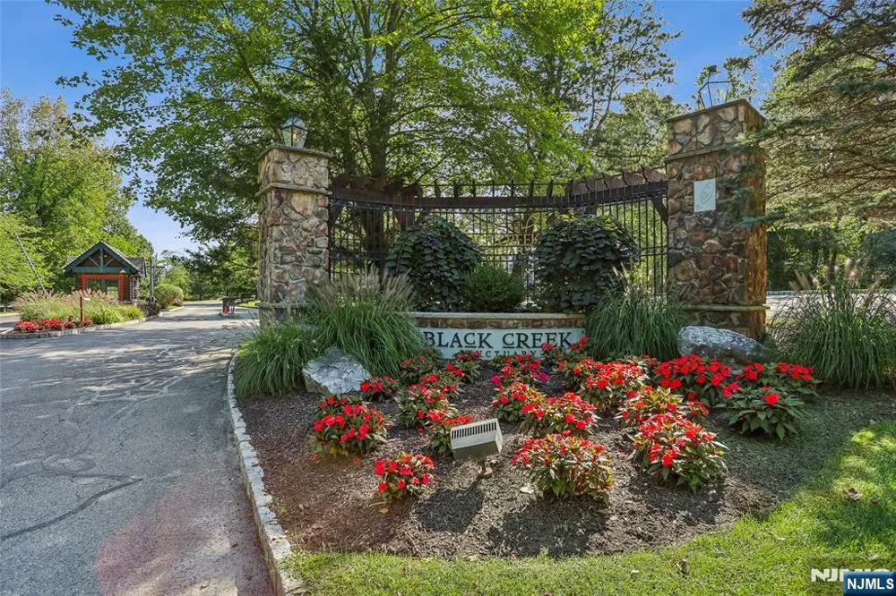 3-11 Maple 11 Vernon, NJ 07462