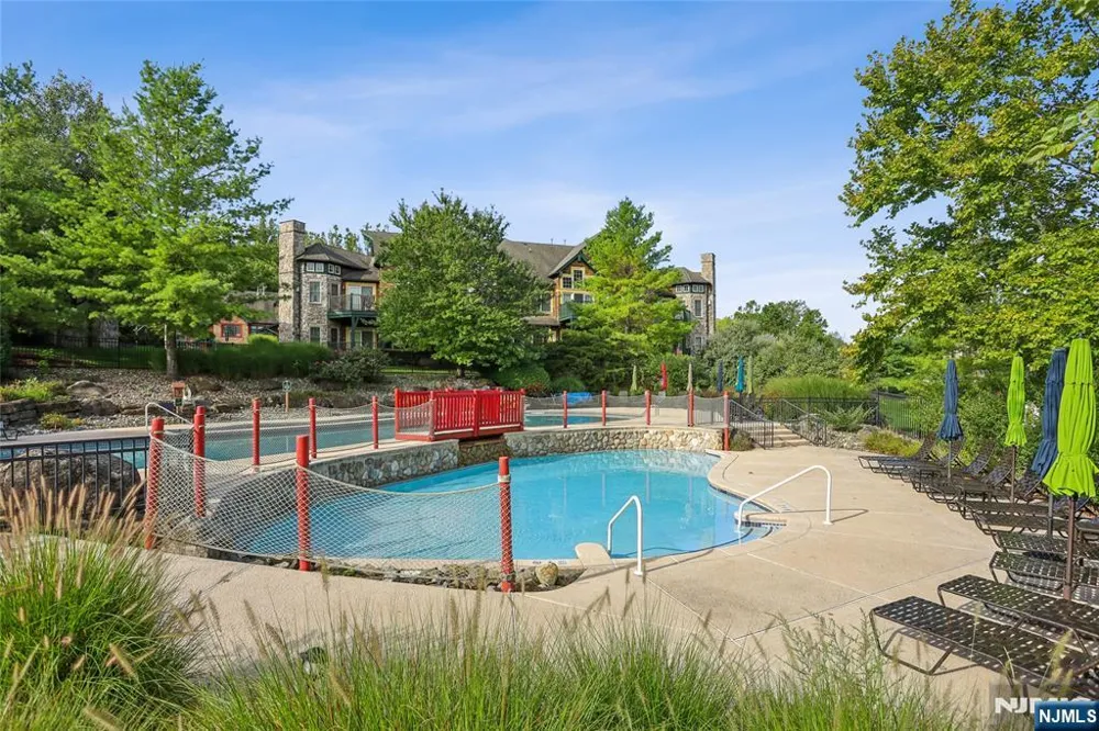 3-11 Maple 11 Vernon, NJ 07462