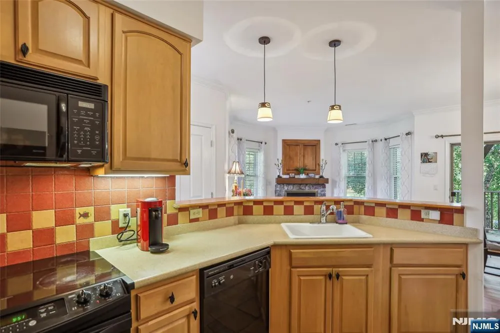 3-11 Maple 11 Vernon, NJ 07462