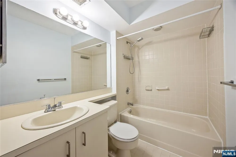 200 Division Street 3K Cliffside Park, NJ 07010