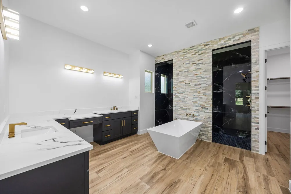 210 Birdie Drive Hempstead, TX 77445