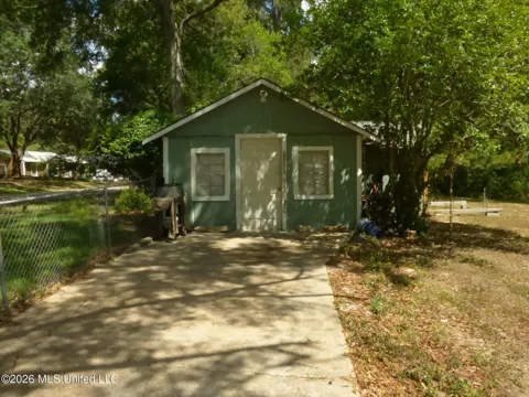 412 Aston Avenue