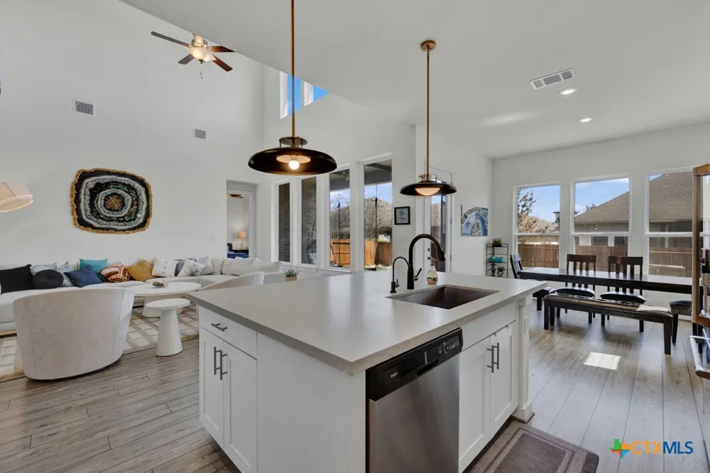 382 Nightshade Trail New Braunfels, TX 78132