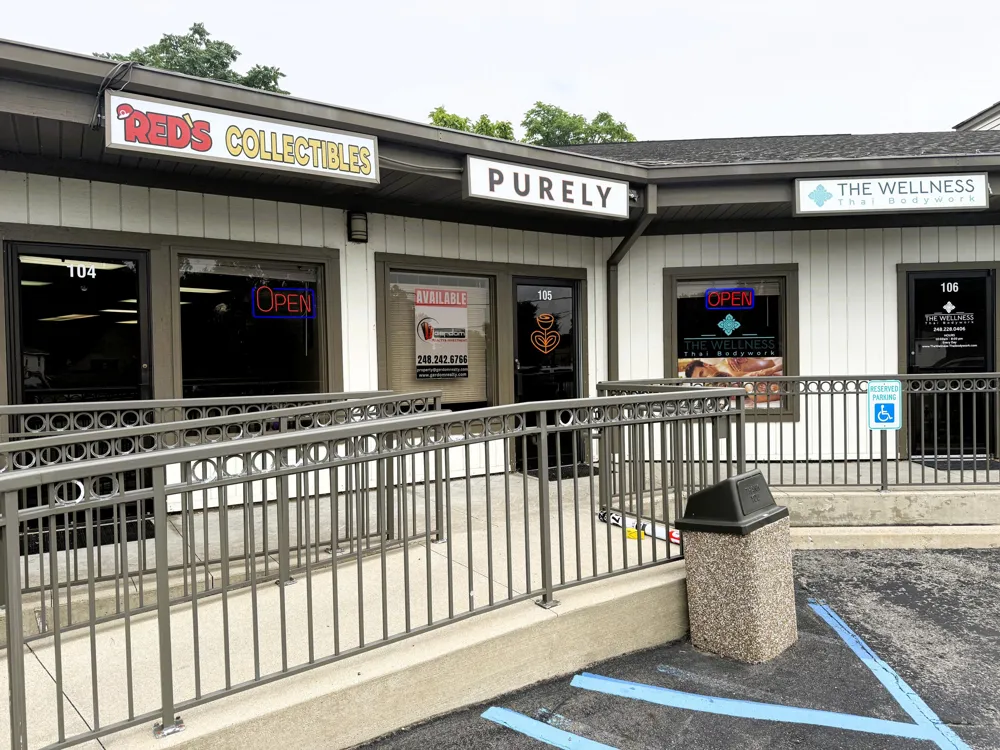 2141 Cass Lake Road #105 Keego Harbor, MI 48320