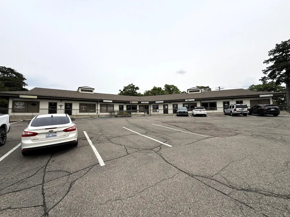 2141 Cass Lake Road #105 Keego Harbor, MI 48320