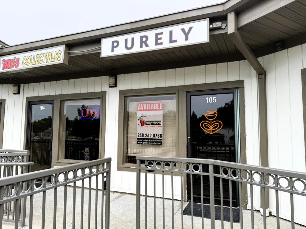 2141 Cass Lake Road #105 Keego Harbor, MI 48320