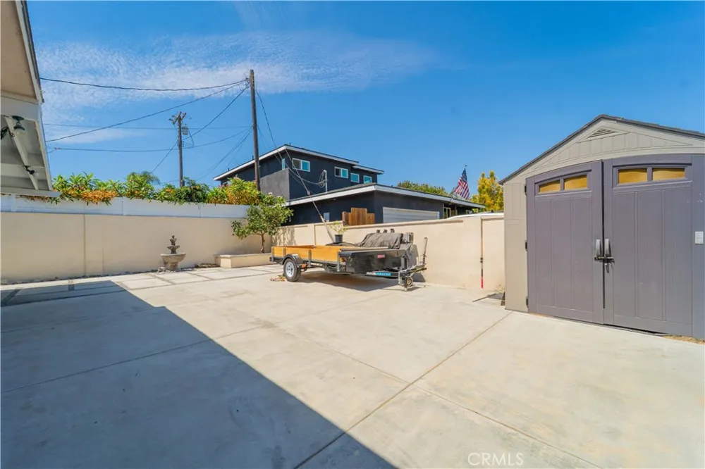 1141 W Young Wilmington, CA 90744