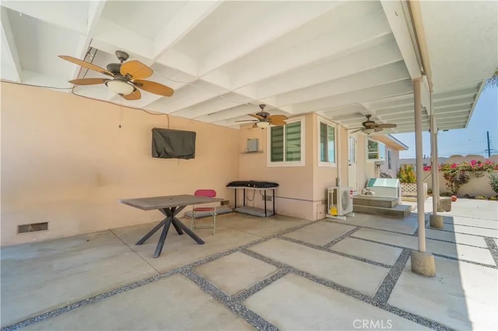 1141 W Young Wilmington, CA 90744