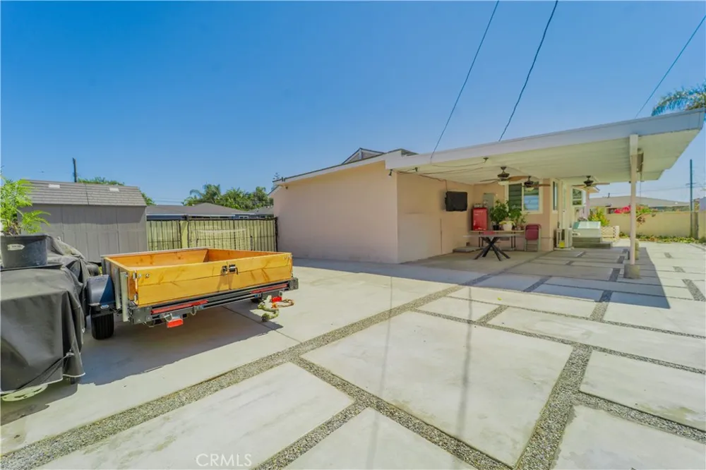 1141 W Young Wilmington, CA 90744