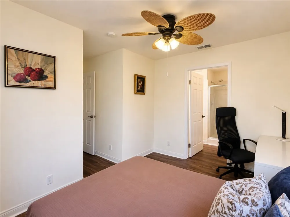 430 W Walnut Monrovia, CA 91016