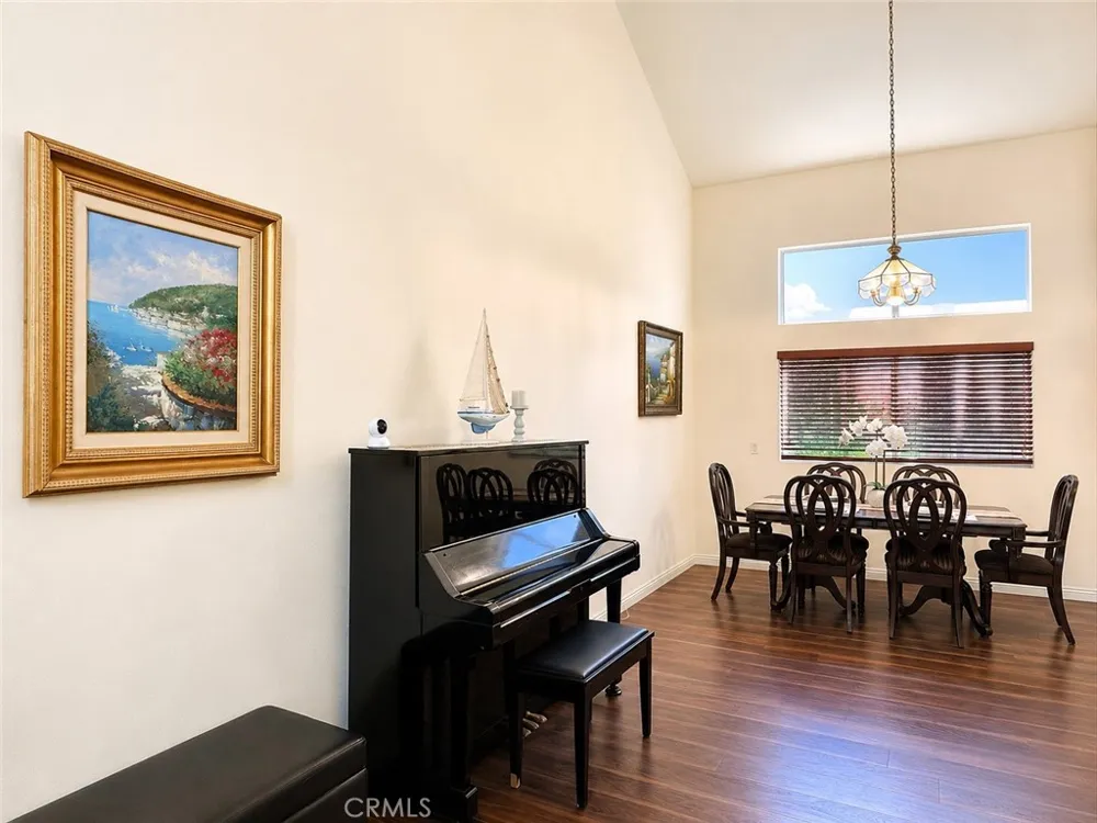 430 W Walnut Monrovia, CA 91016
