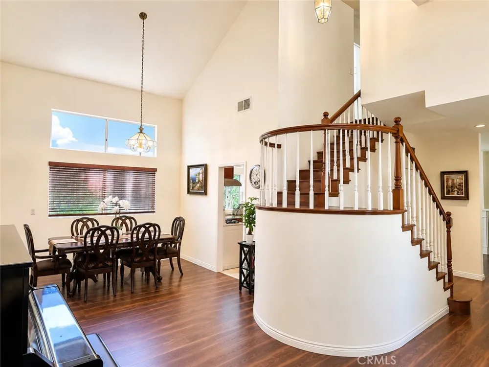 430 W Walnut Monrovia, CA 91016