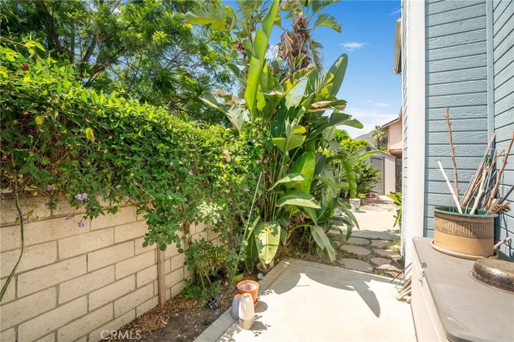 430 W Walnut Monrovia, CA 91016
