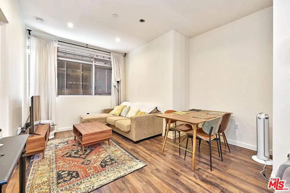 630 W 6th Street #313 Los Angeles, CA 90017