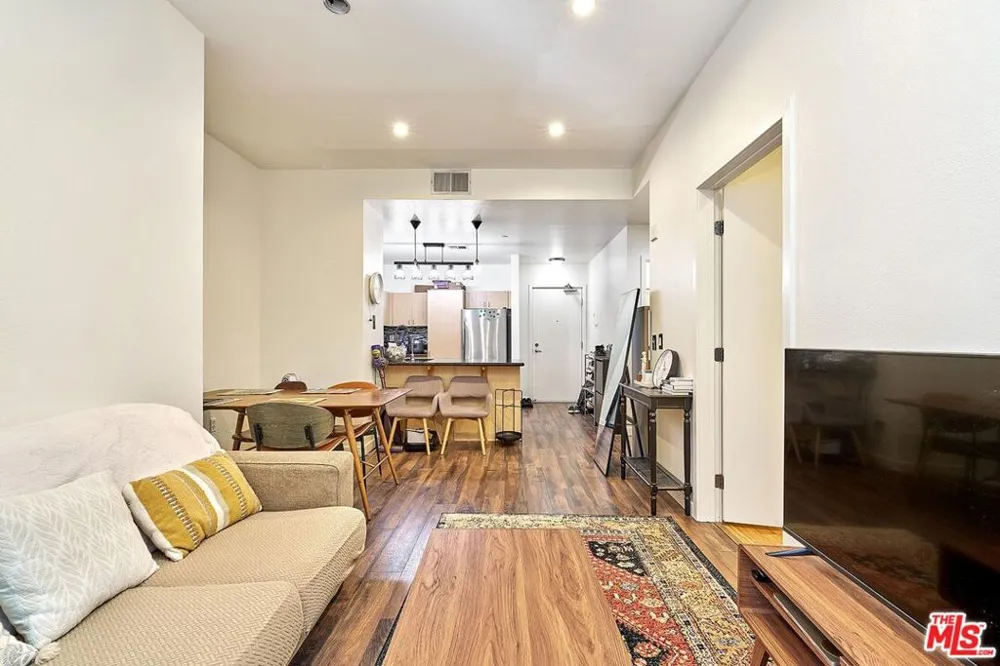 630 W 6th Street #313 Los Angeles, CA 90017