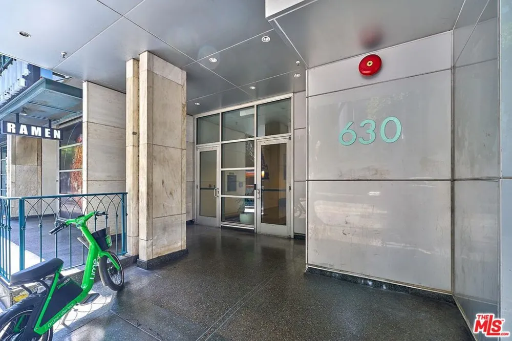 630 W 6th Street #313 Los Angeles, CA 90017
