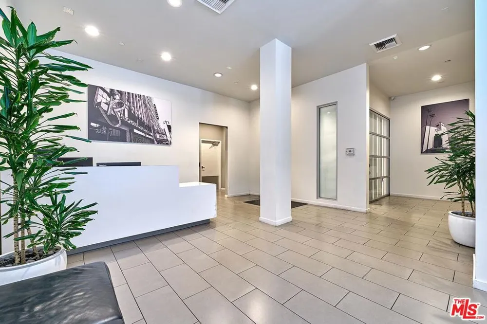 630 W 6th Street #313 Los Angeles, CA 90017