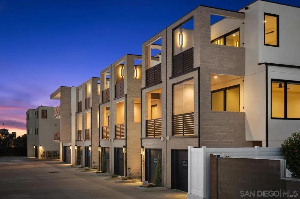 4212 Tonopah St San Diego, CA 92110