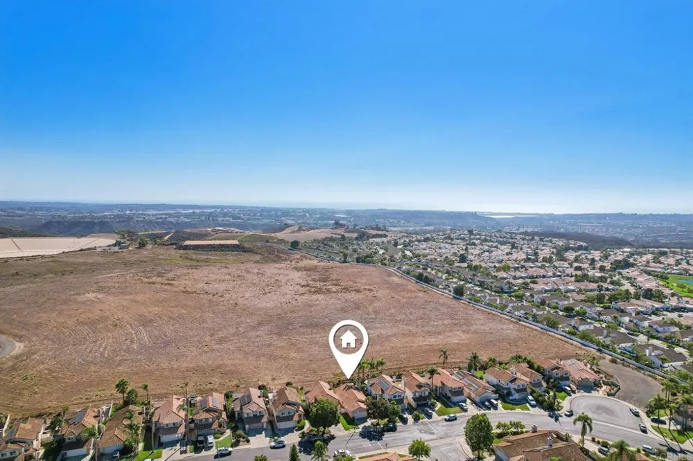 2124 Redwood Crst Vista, CA 92081