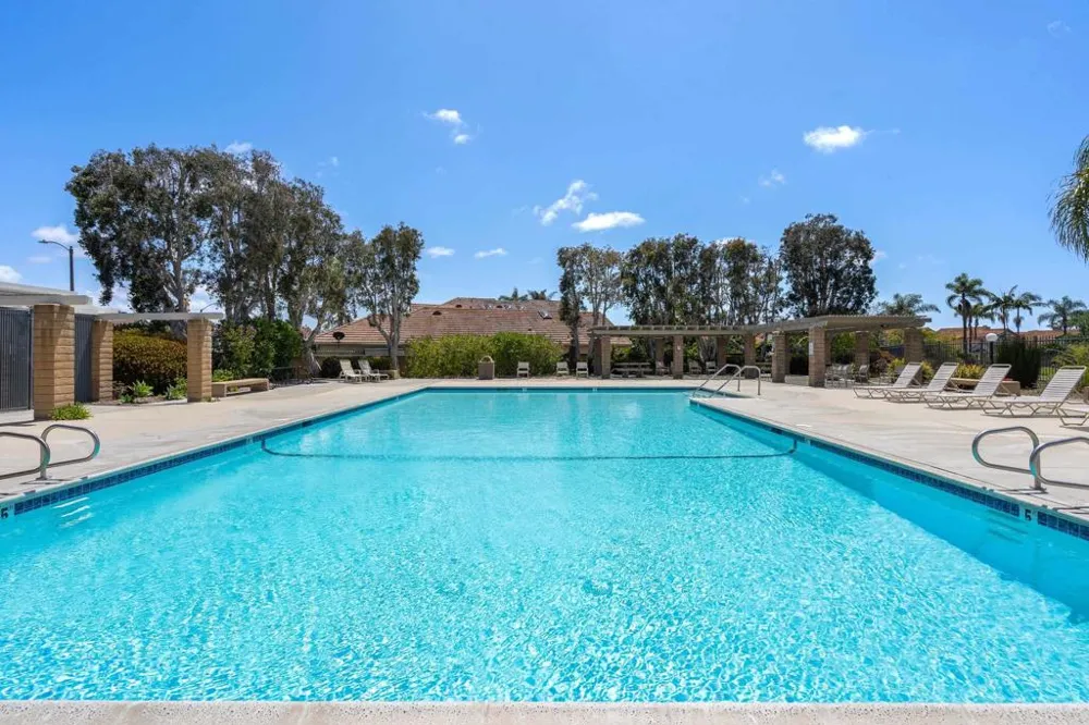2124 Redwood Crst Vista, CA 92081