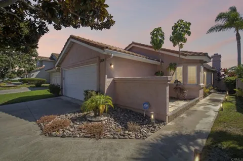 2124 Redwood Crst