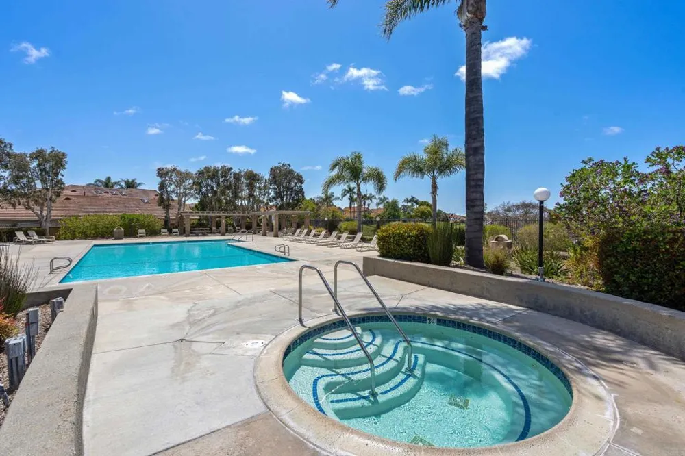 2124 Redwood Crst Vista, CA 92081