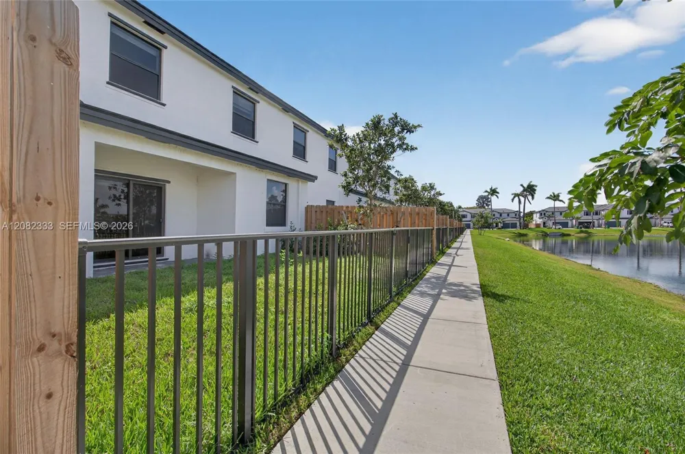 4989 Peacock Way #5838 Dania Beach, FL 33312