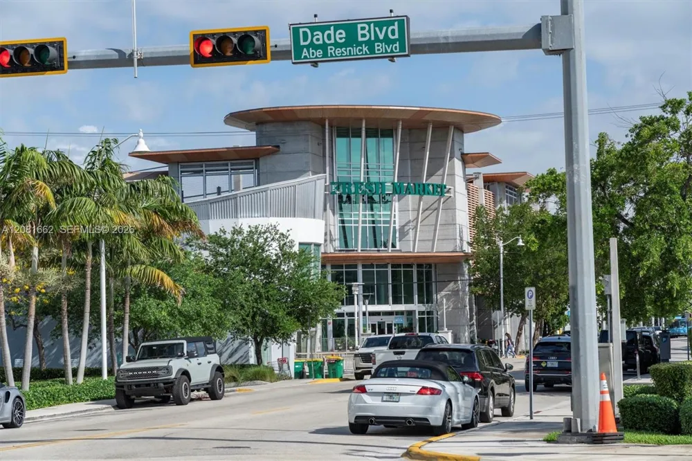 1620 West Ave #305 Miami Beach, FL 33139