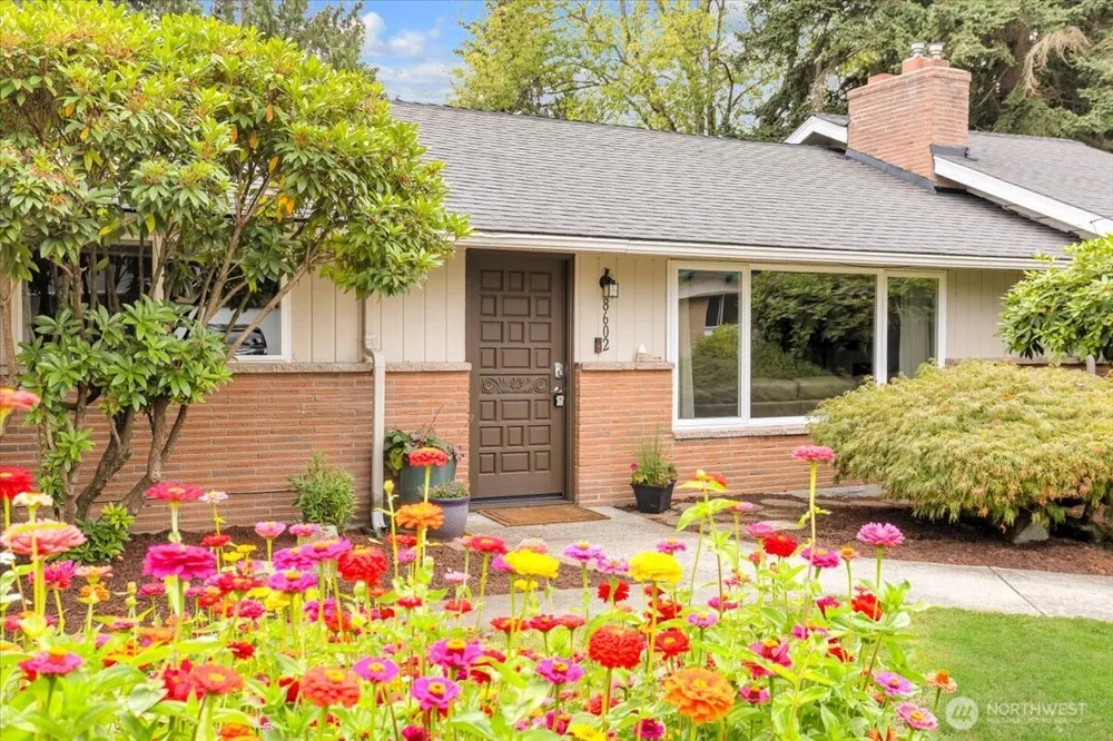 8602 Maple Lane Edmonds, WA 98026