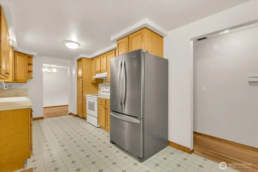 8602 Maple Lane Edmonds, WA 98026