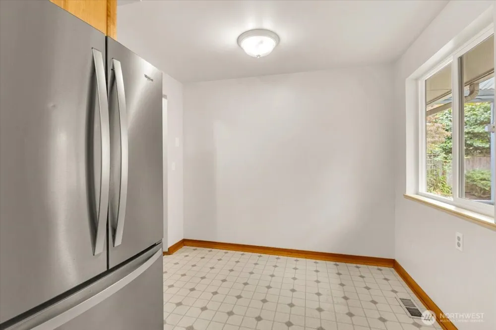8602 Maple Lane Edmonds, WA 98026