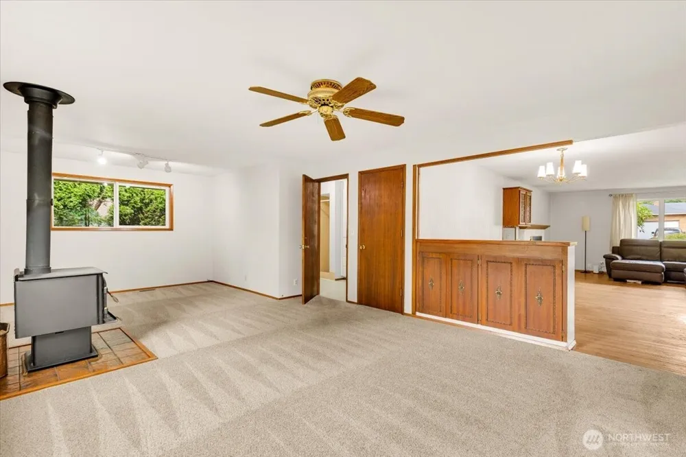 8602 Maple Lane Edmonds, WA 98026
