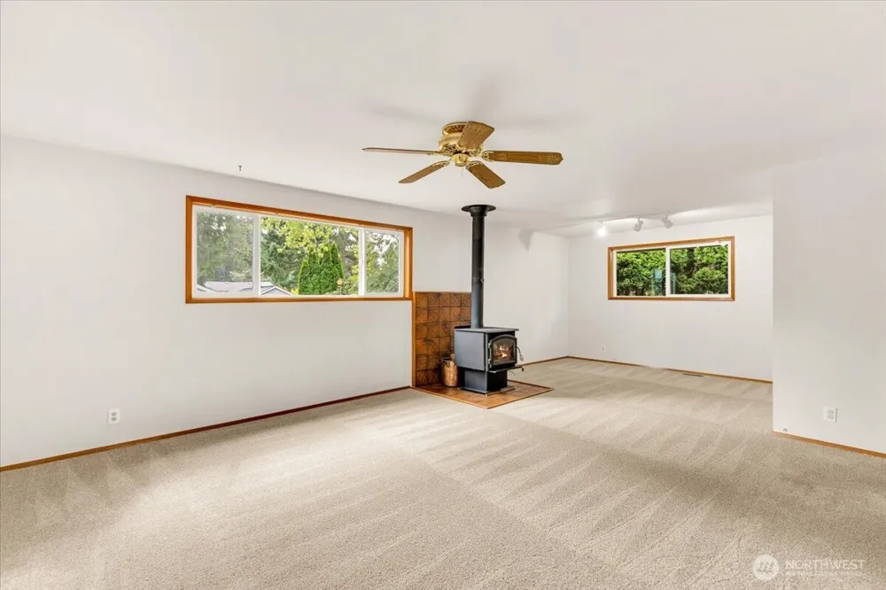 8602 Maple Lane Edmonds, WA 98026