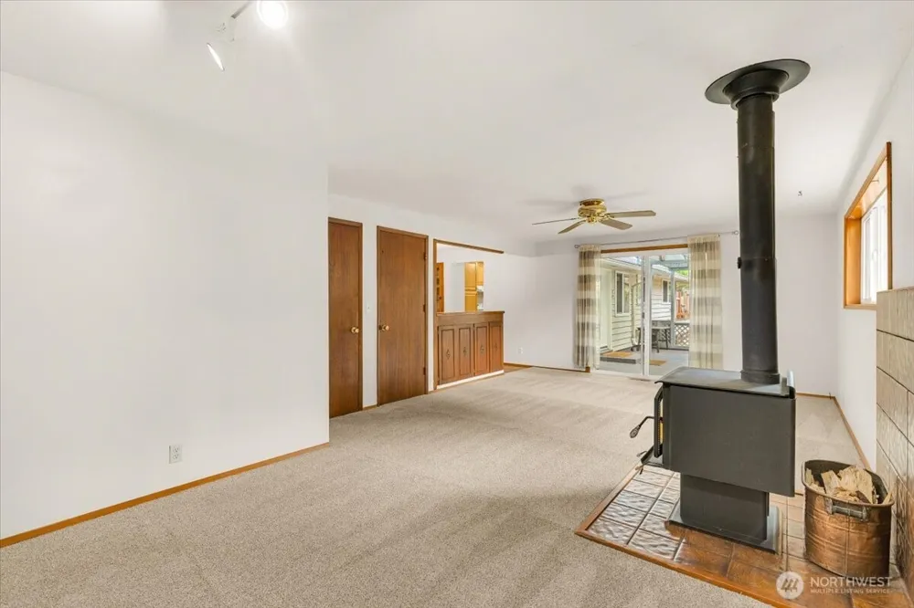 8602 Maple Lane Edmonds, WA 98026