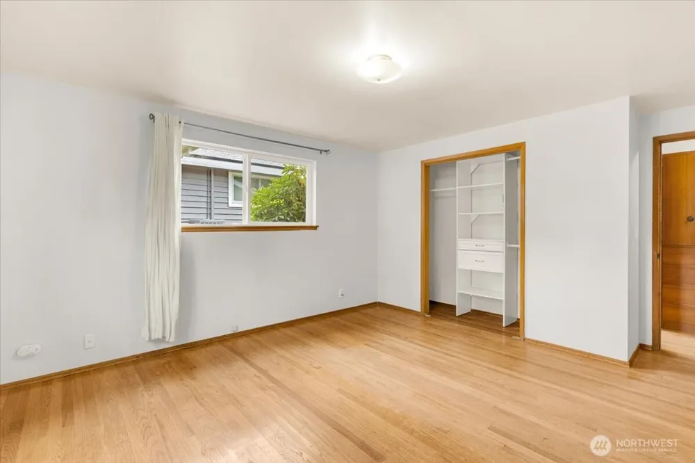 8602 Maple Lane Edmonds, WA 98026