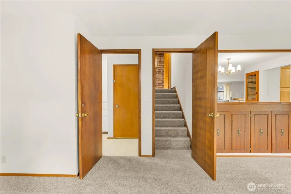 8602 Maple Lane Edmonds, WA 98026