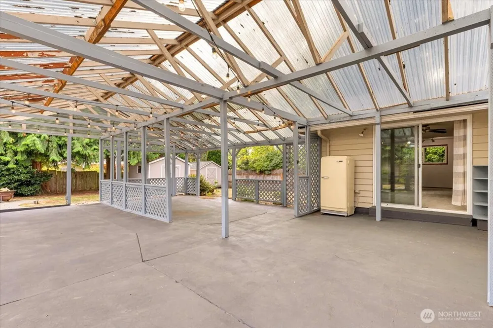 8602 Maple Lane Edmonds, WA 98026