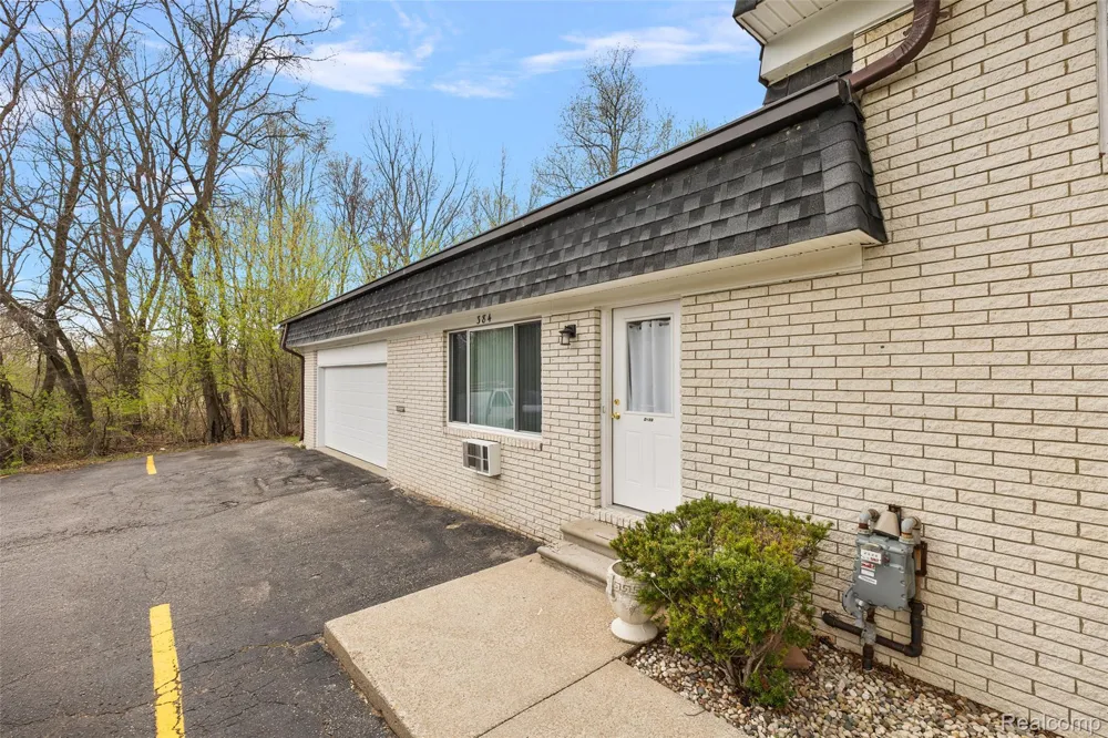 384 Drahner #C13 Oxford Charter Township, MI 48371