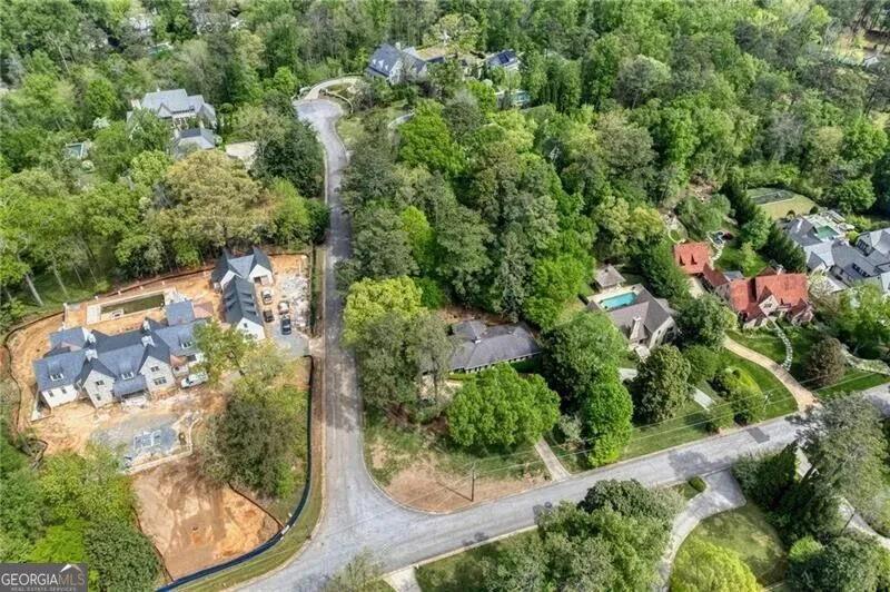 349 Pineland RD NW Atlanta, GA 30342