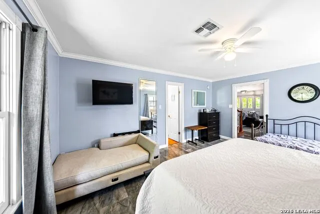 204 ACORN ST Fredericksburg, TX 78624