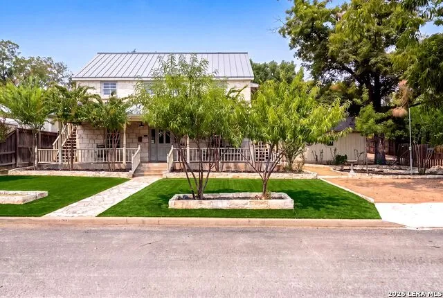 204 ACORN ST Fredericksburg, TX 78624