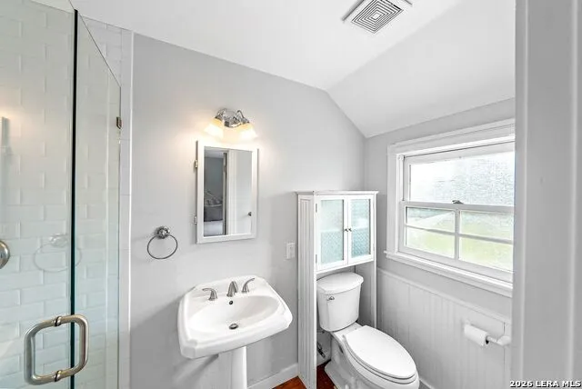 204 ACORN ST Fredericksburg, TX 78624