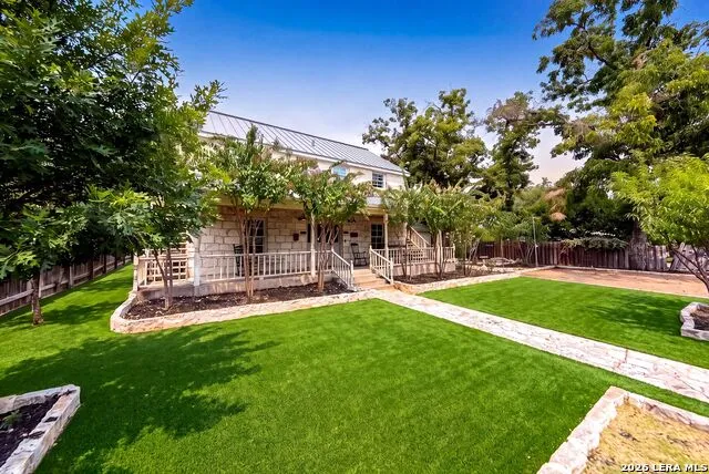 204 ACORN ST Fredericksburg, TX 78624