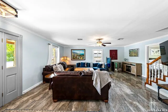 204 ACORN ST Fredericksburg, TX 78624