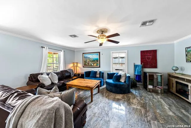 204 ACORN ST Fredericksburg, TX 78624