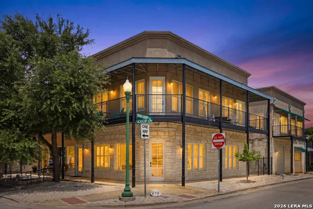 979 Academy Ave #APT 2 New Braunfels, TX 78130