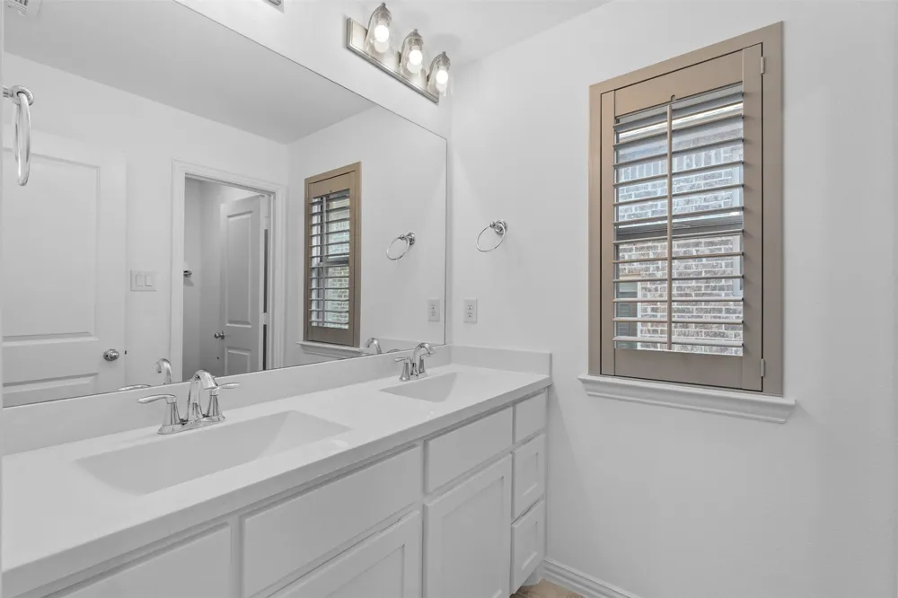 4320 Smokey Quartz Lane Arlington, TX 76005